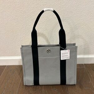 Brand new lululemon two-tone canvas tote - 10L, Black